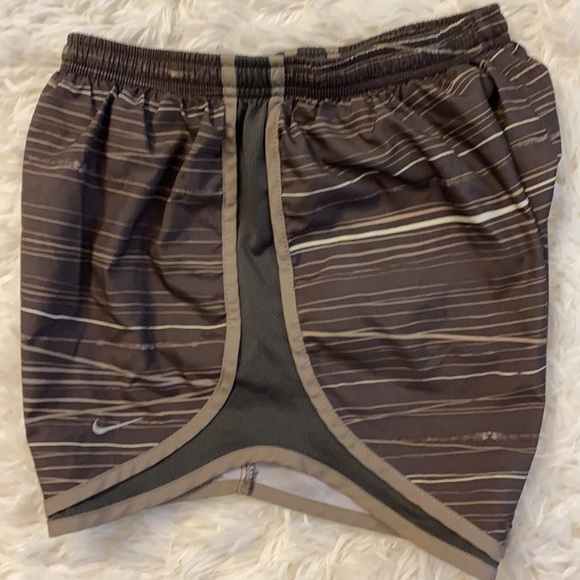 Nike running shorts - Picture 2 of 4